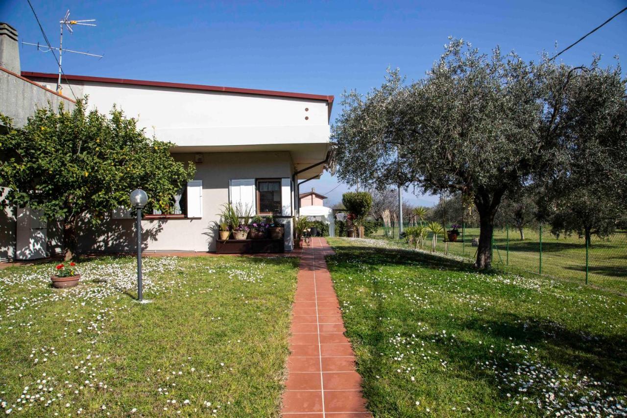 Villa Casa Vacanze Oleandri Ameglia Exterior foto